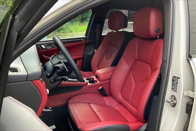 Vehicle image 10 of 15