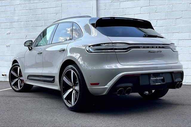 Vehicle image 5 of 15