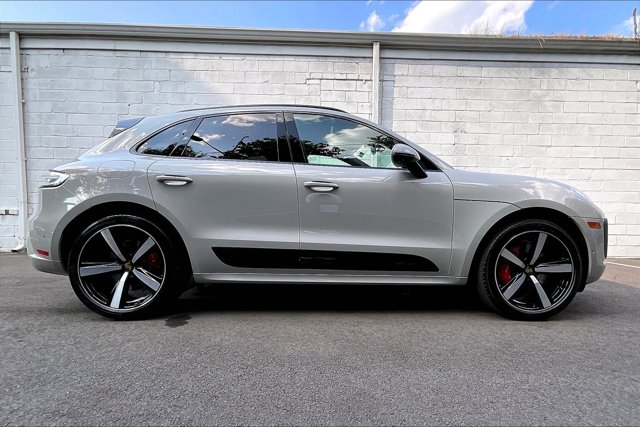 Vehicle image 3 of 15