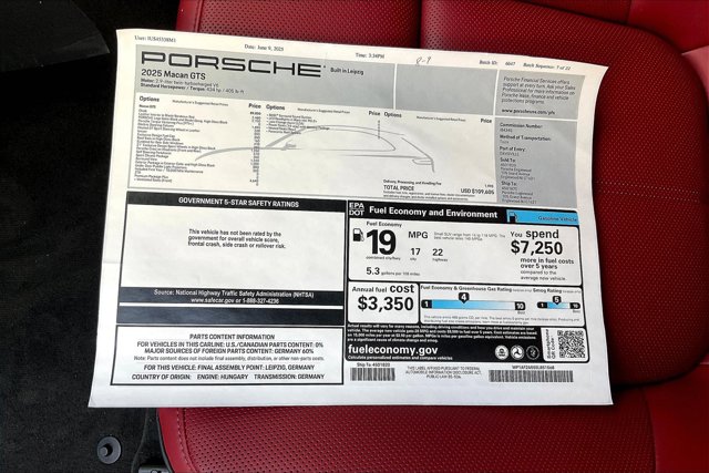 Vehicle image 14 of 15