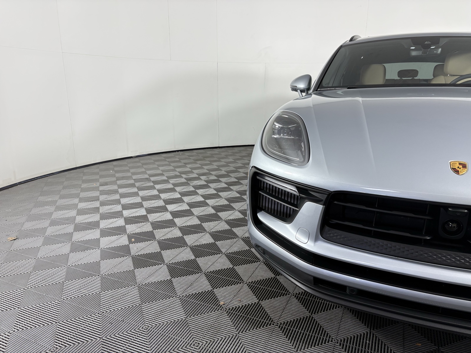 2025 Porsche Macan S Image 23 of 23