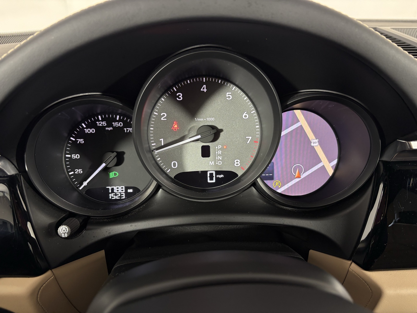 2025 Porsche Macan S Image 17 of 23