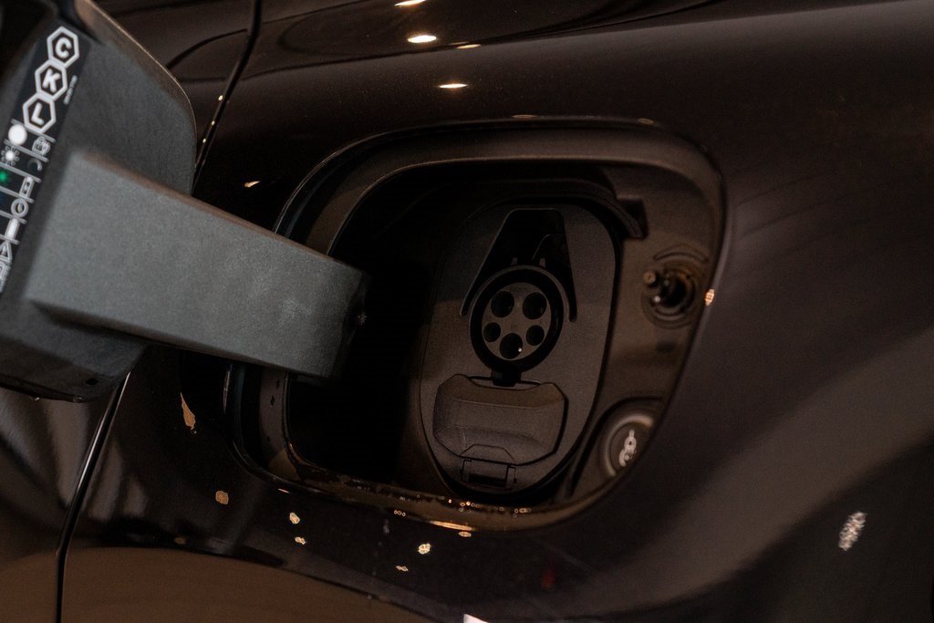 Vehicle image 11 of 44