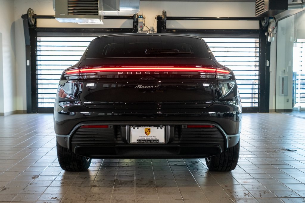 Vehicle image 4 of 44