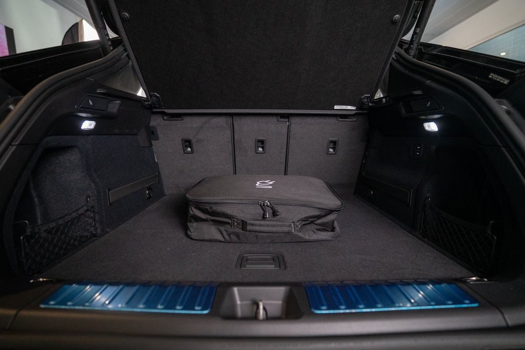 Vehicle image 42 of 44