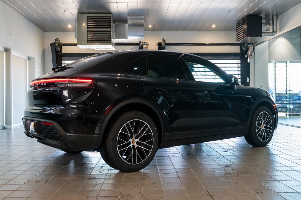 Vehicle image 2 of 44