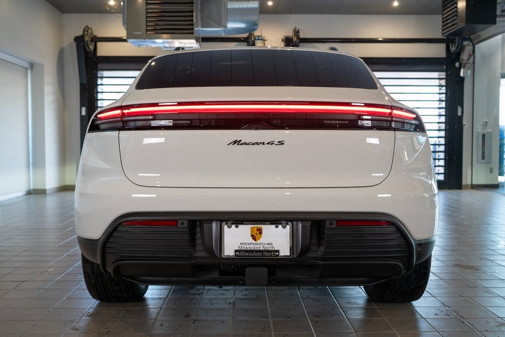 Vehicle image 4 of 45