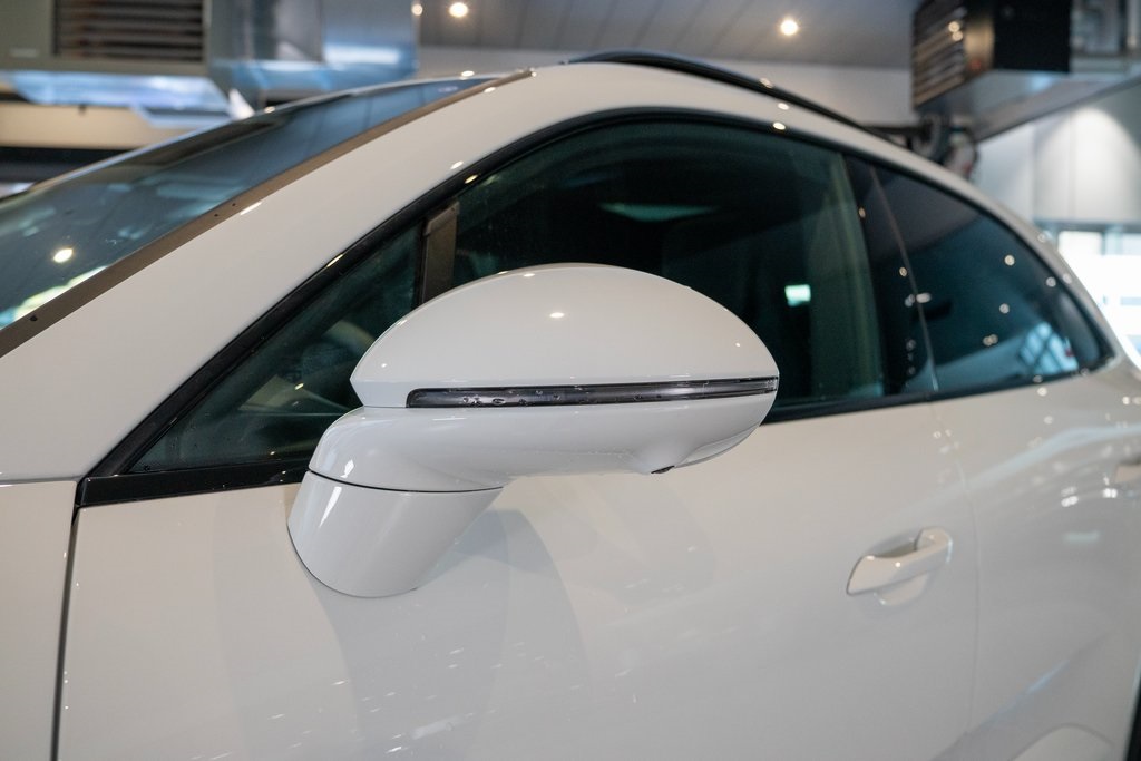 Vehicle image 11 of 45