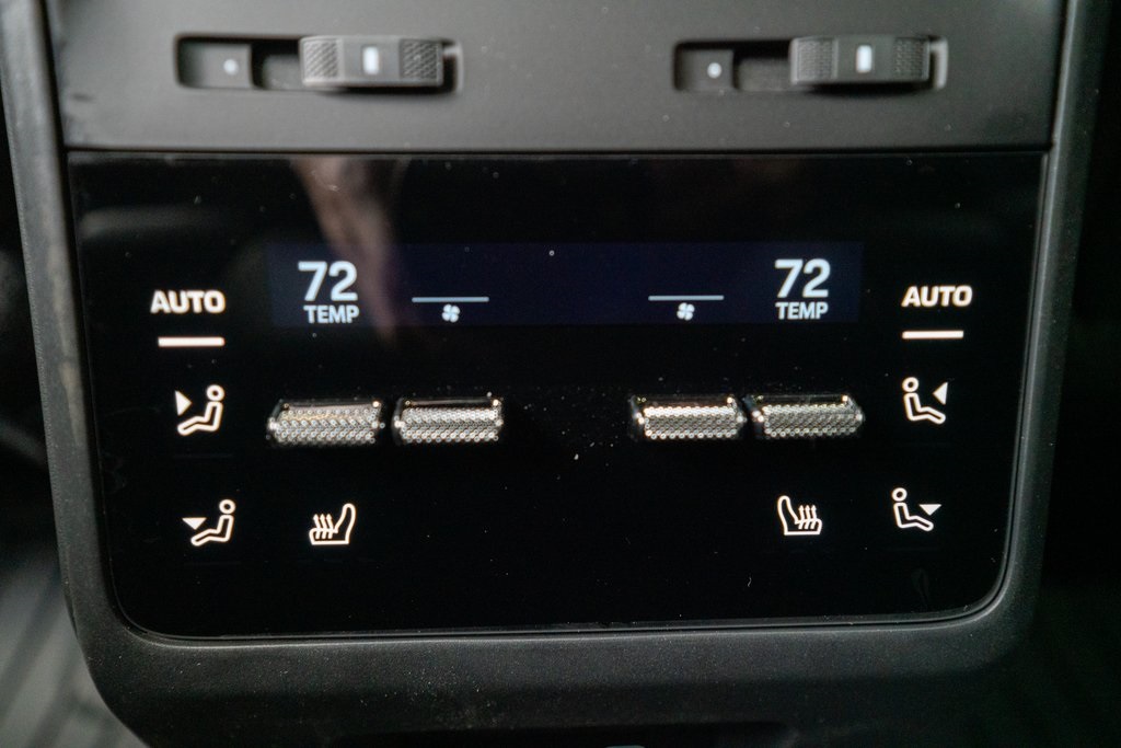 Vehicle image 41 of 45