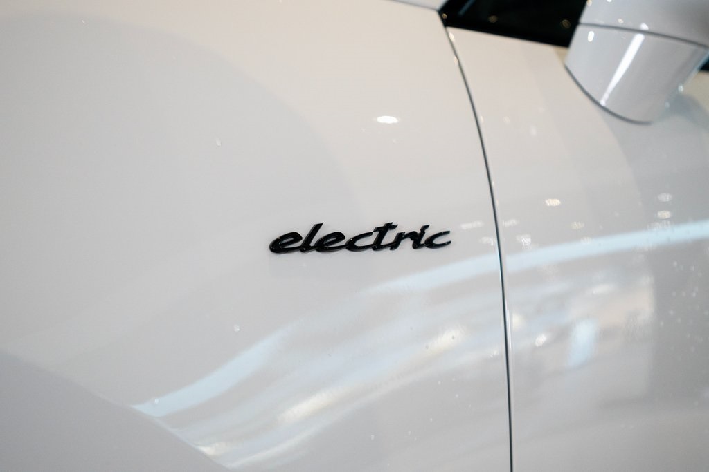 Vehicle image 10 of 45