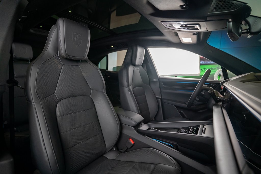 Vehicle image 16 of 45