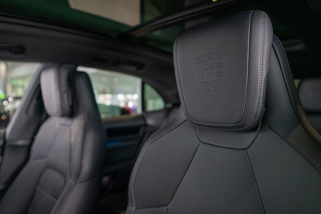 Vehicle image 24 of 45