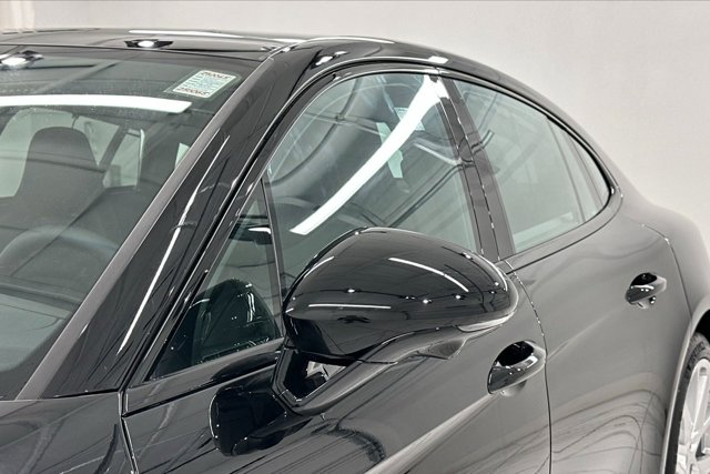 2025 Porsche Panamera 4 Image 13 of 53