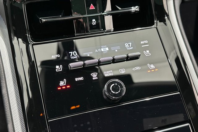 2025 Porsche Panamera 4 Image 35 of 53