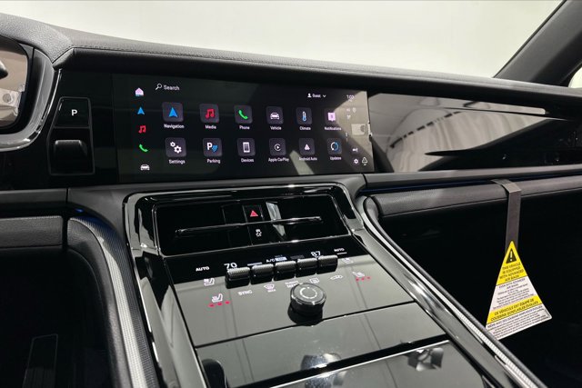 2025 Porsche Panamera 4 Image 33 of 53