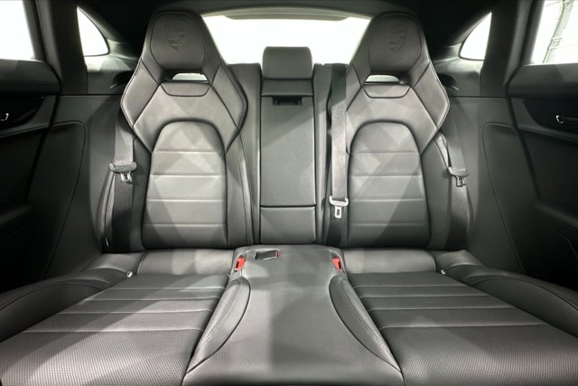 2025 Porsche Panamera 4 Image 17 of 53