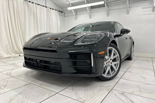 2025 Porsche Panamera 4 Image 3 of 53