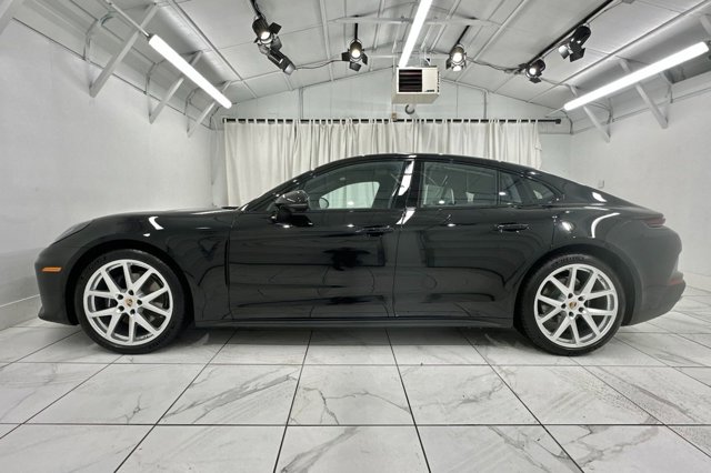 2025 Porsche Panamera 4 Image 10 of 53
