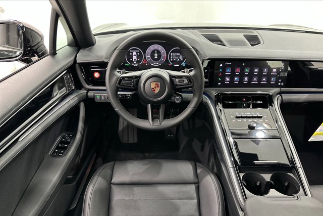 2025 Porsche Panamera 4 Image 22 of 53