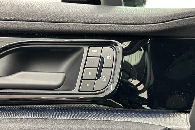 2025 Porsche Panamera 4 Image 26 of 53