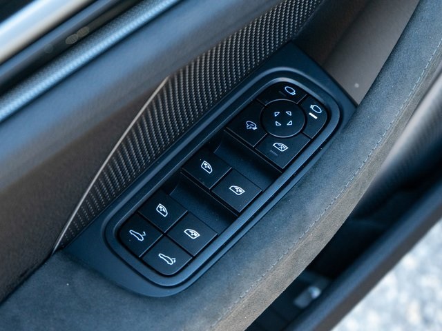 2025 Porsche Panamera 4 Image 16 of 29
