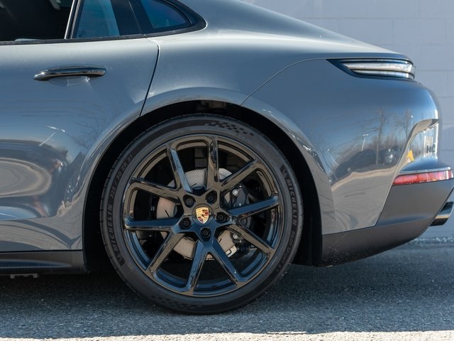 2025 Porsche Panamera 4 Image 13 of 29