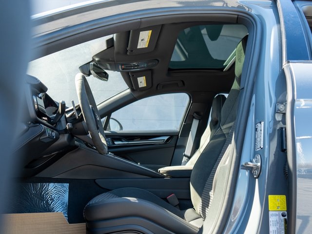 2025 Porsche Panamera 4 Image 17 of 29
