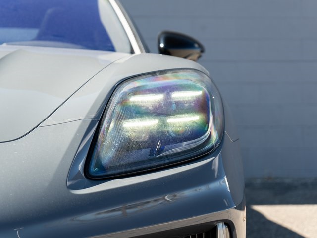 2025 Porsche Panamera 4 Image 11 of 29