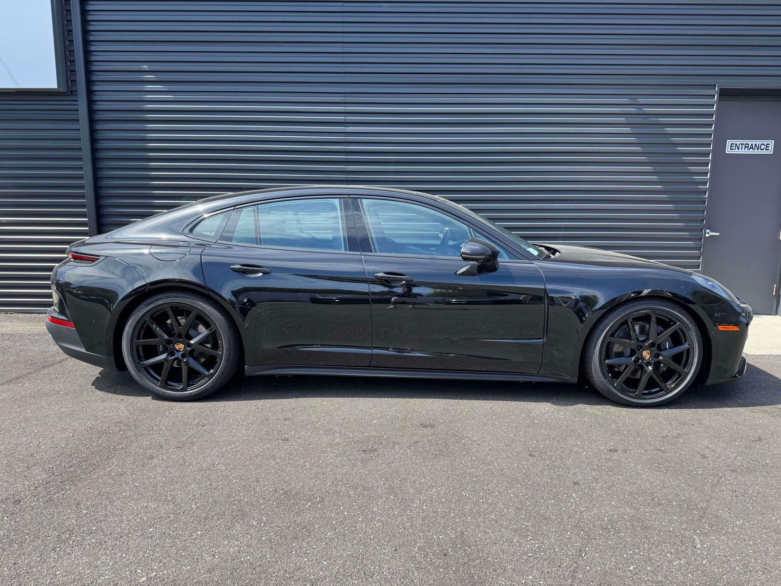 2025 Porsche Panamera Base Image 4 of 25