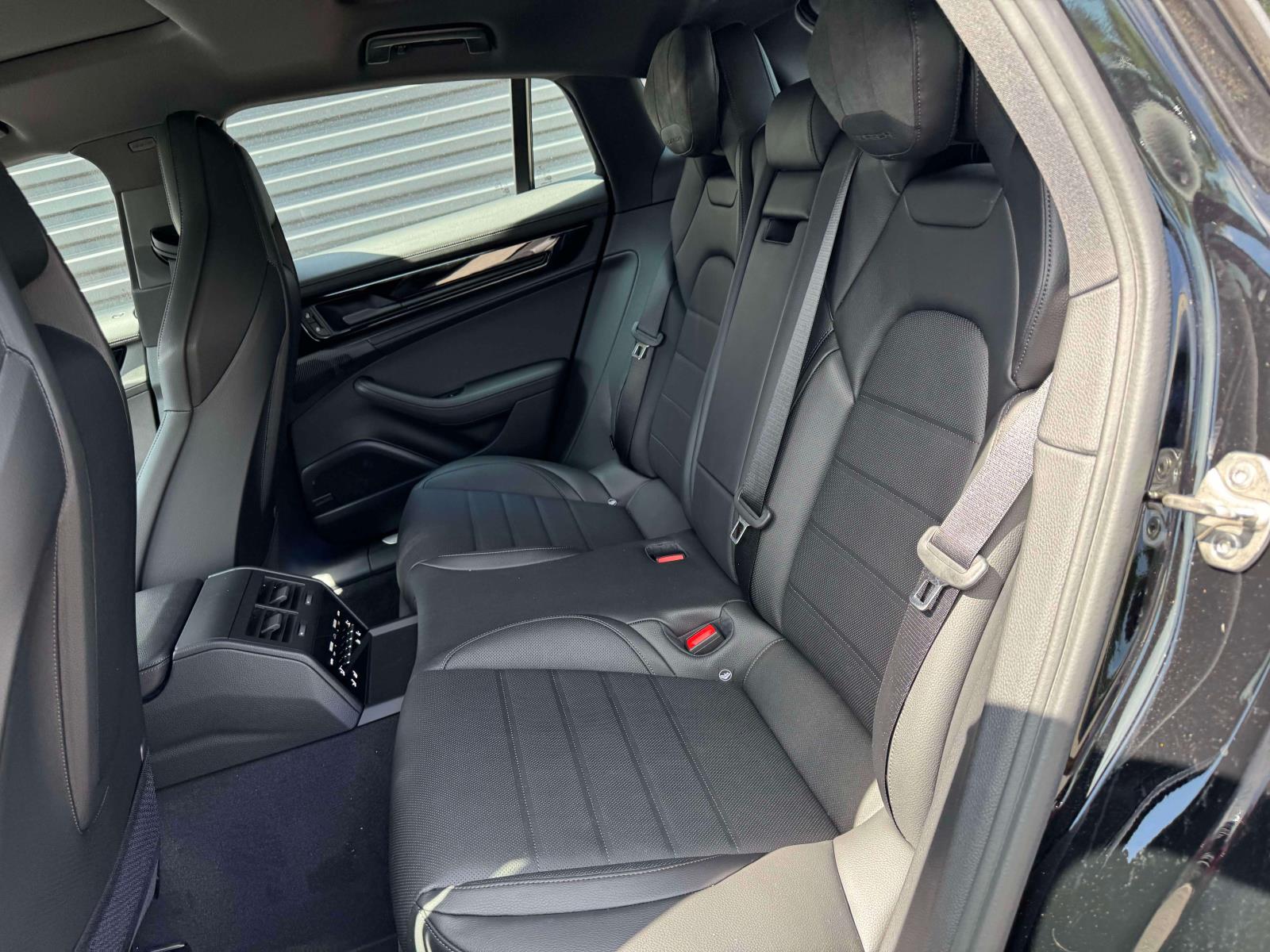 2025 Porsche Panamera Base Image 12 of 25