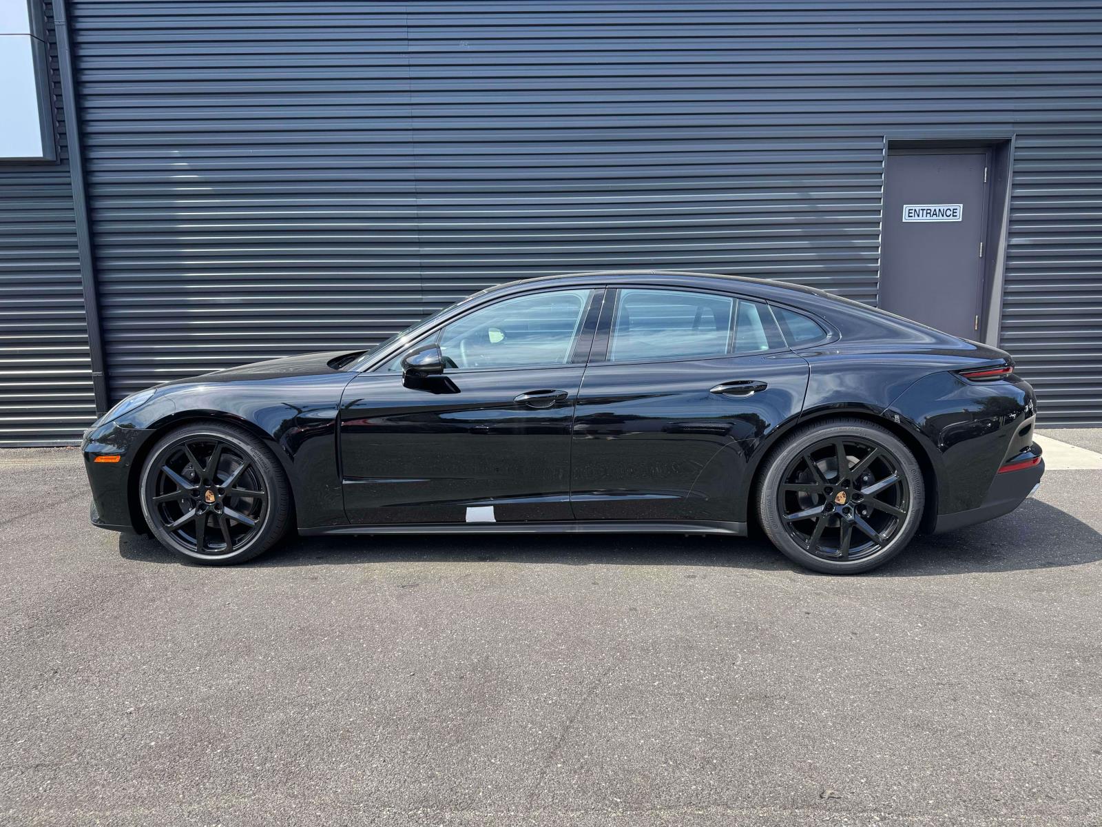 2025 Porsche Panamera Base Image 8 of 25