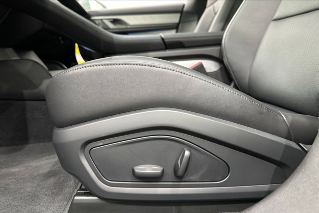 2025 Porsche Taycan 4S Image 29 of 63