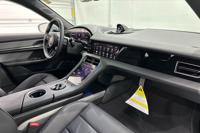 2025 Porsche Taycan 4S Image 19 of 63