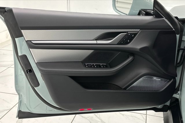 2025 Porsche Taycan 4S Image 22 of 63
