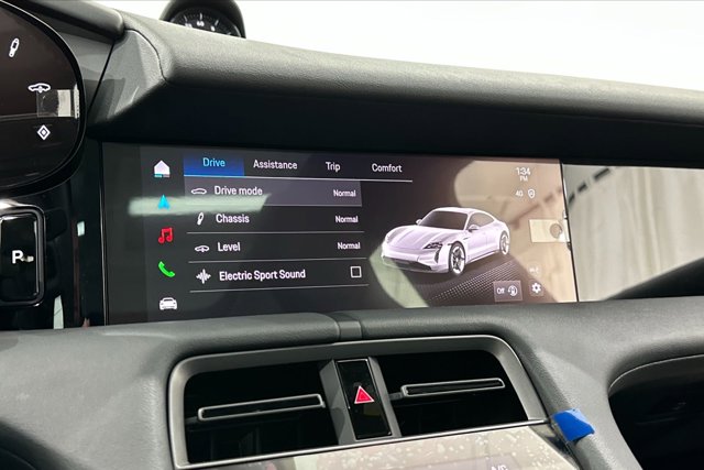 2025 Porsche Taycan 4S Image 40 of 63