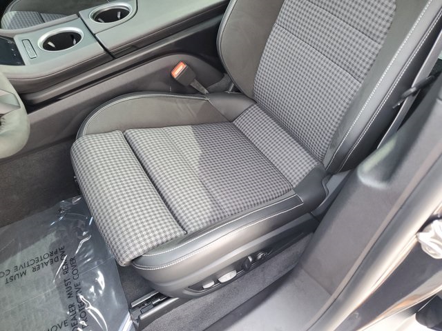 2025 Porsche Taycan Base Image 11 of 29