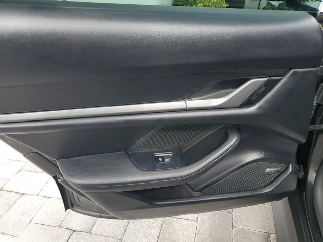 2025 Porsche Taycan Base Image 18 of 29