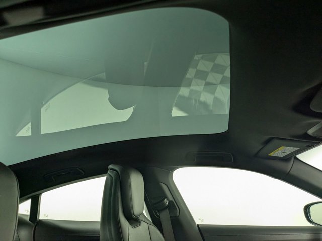 Vehicle image 24 of 25