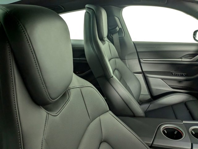 Vehicle image 11 of 25