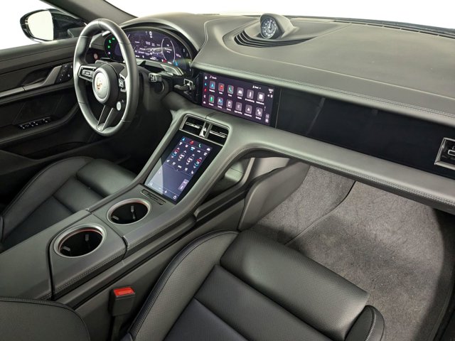 Vehicle image 13 of 25