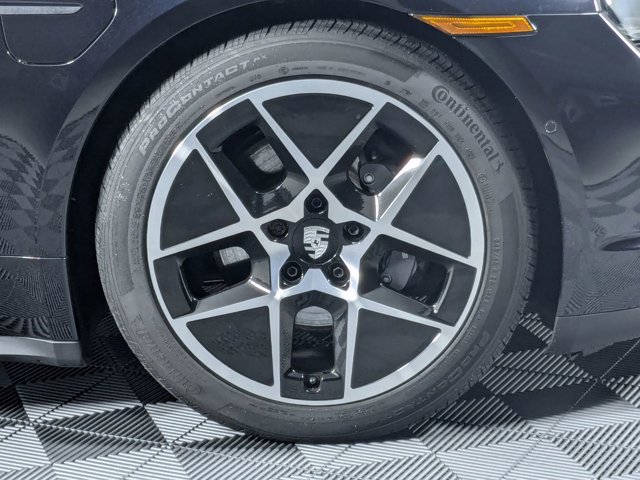 Vehicle image 10 of 25
