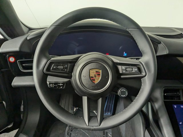 Vehicle image 23 of 25