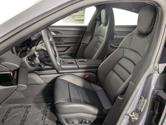 Vehicle image 12 of 25