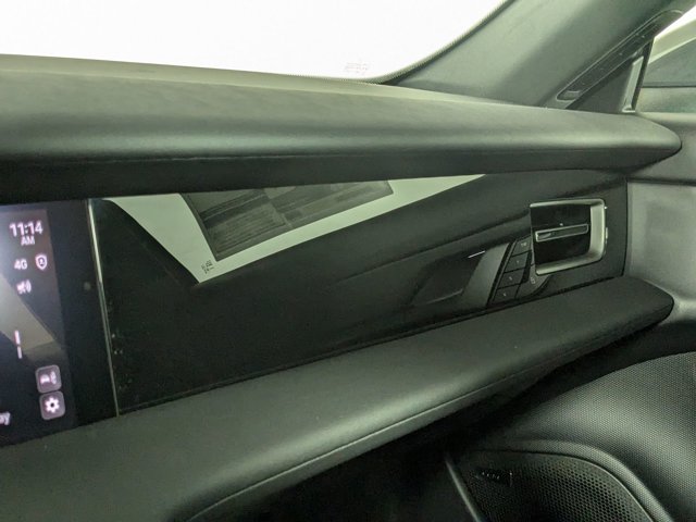 Vehicle image 22 of 25