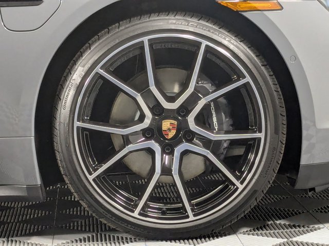 Vehicle image 10 of 25