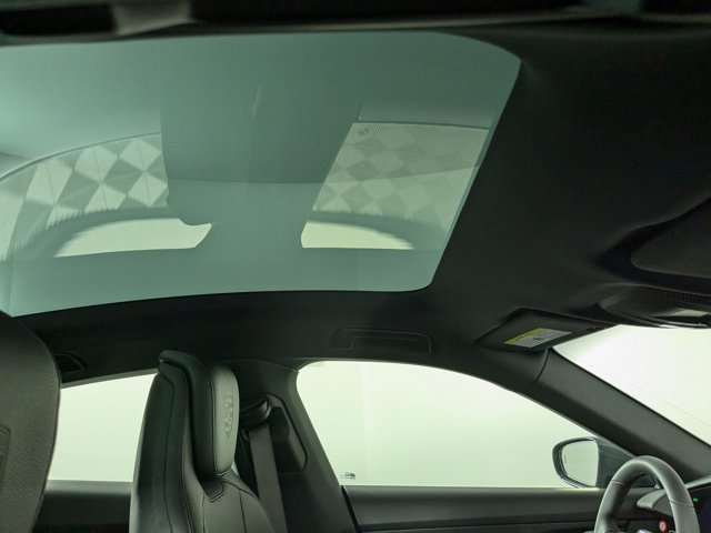 Vehicle image 16 of 25