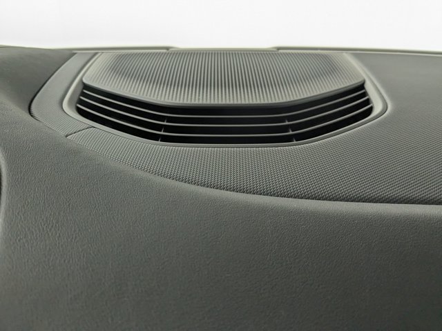 Vehicle image 20 of 25