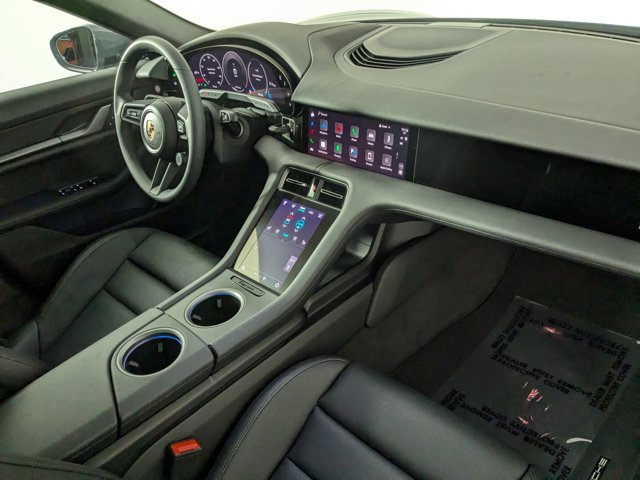 Vehicle image 14 of 25