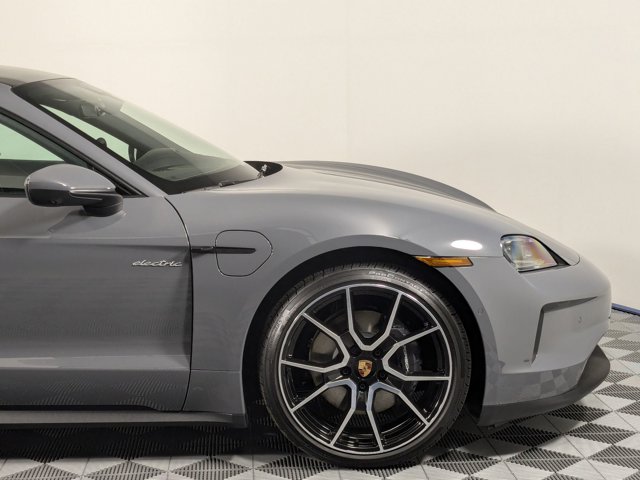 Vehicle image 5 of 25