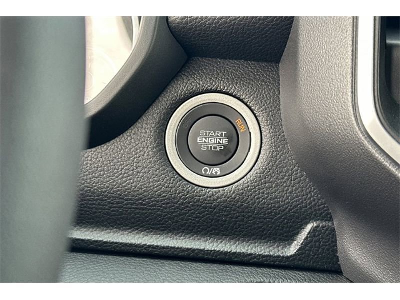 Vehicle image 18 of 21